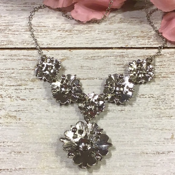 🌷[2/$50.00🌷Trifari Necklace - Picture 5 of 5